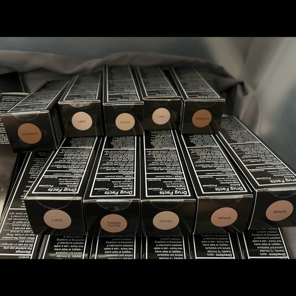 No 7 stay perfect foundation - Picture 1 of 2